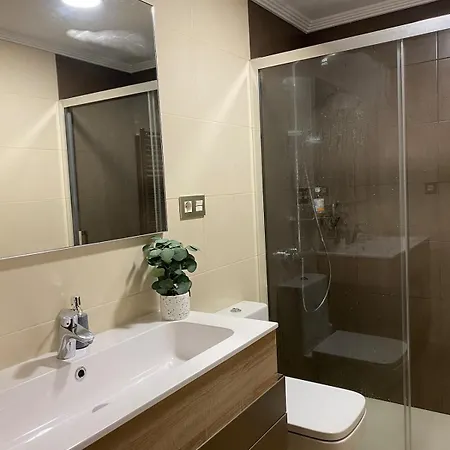 Apartment Homeoffice With Church Views *