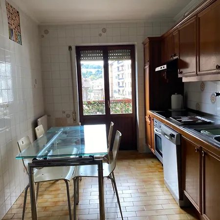 Apartment Homeoffice With Church Views